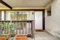 Building Photo - 302 Miraleste Dr