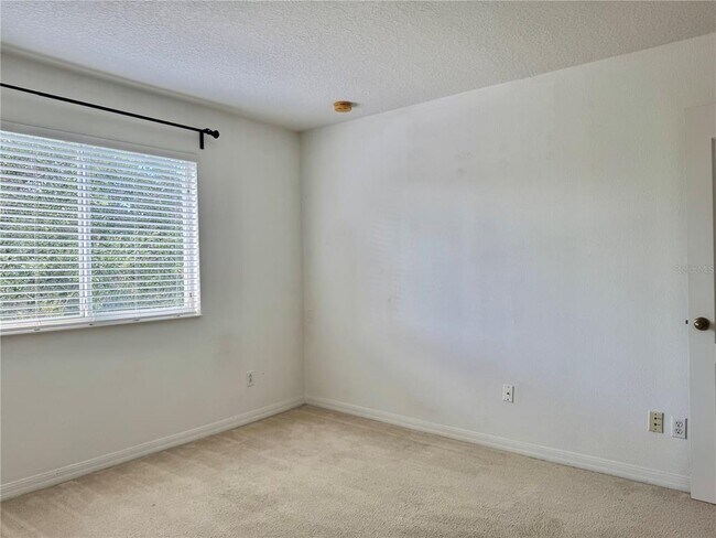 Building Photo - 1000 Araminta St