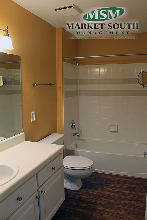 Building Photo - GATED COMMUNITY - HOOVER CREEK PLANTATION