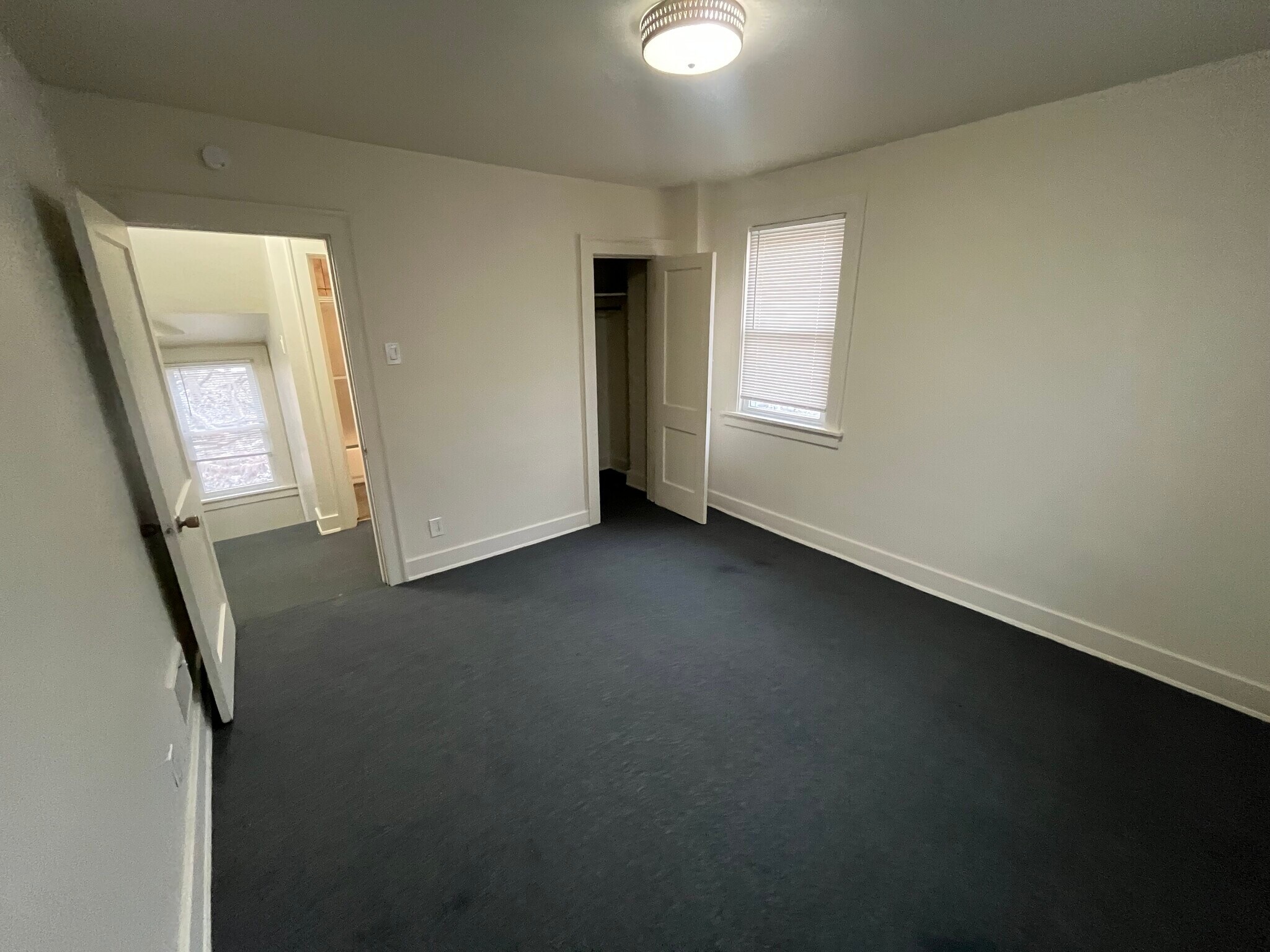 Building Photo - 1801 Universal Rd