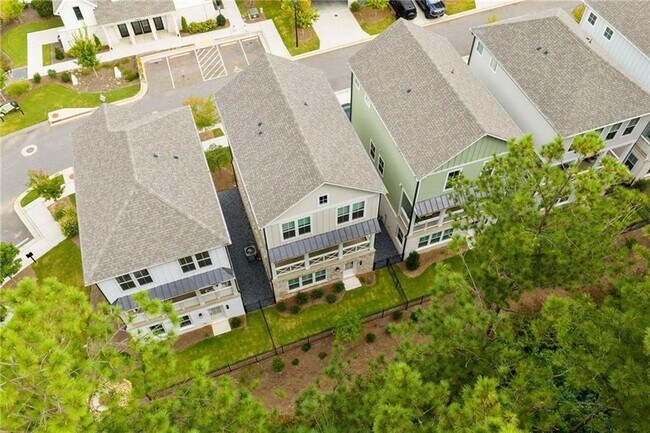 Building Photo - 102 Pinecone Pkwy