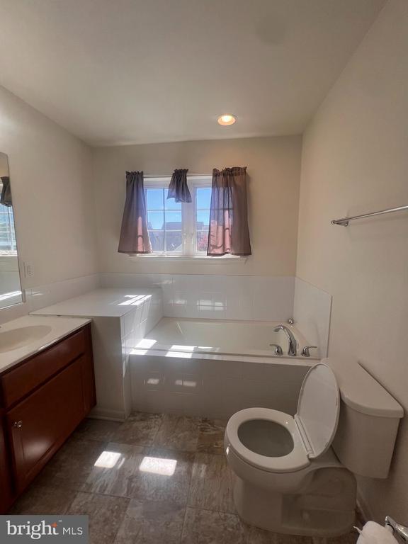 Building Photo - 51 Cecily Way