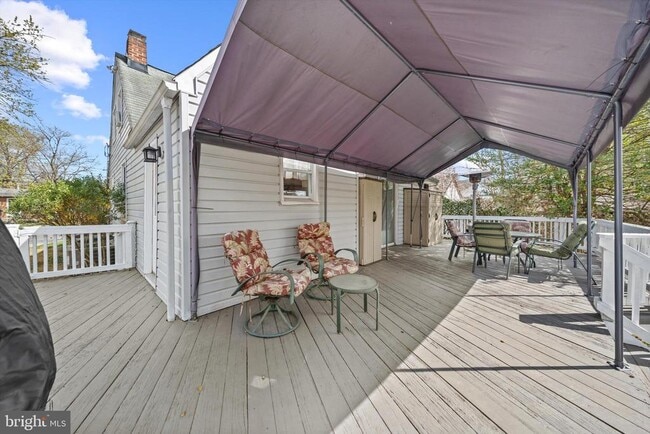 Building Photo - 114 Charles St