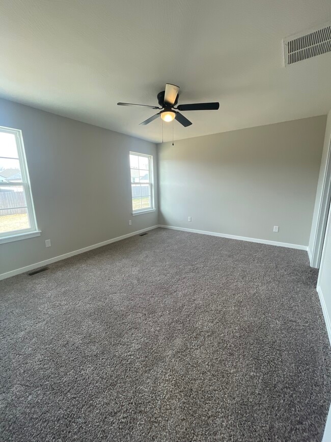 Building Photo - 671 N Jozlynn Ave