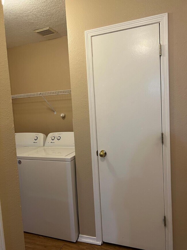 Building Photo - 2804 Quail Pointe Dr NW