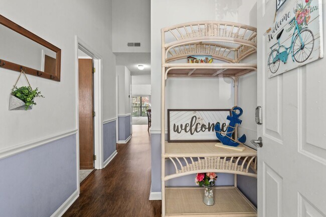 Building Photo - Seasonal Rental Available 9/10/25-3/31/26