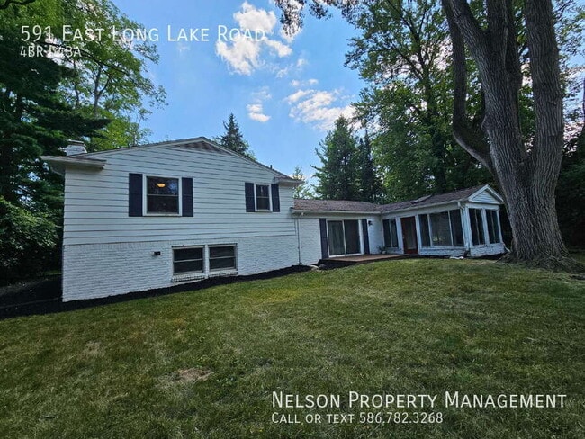 Building Photo - 591 E Long Lake Rd