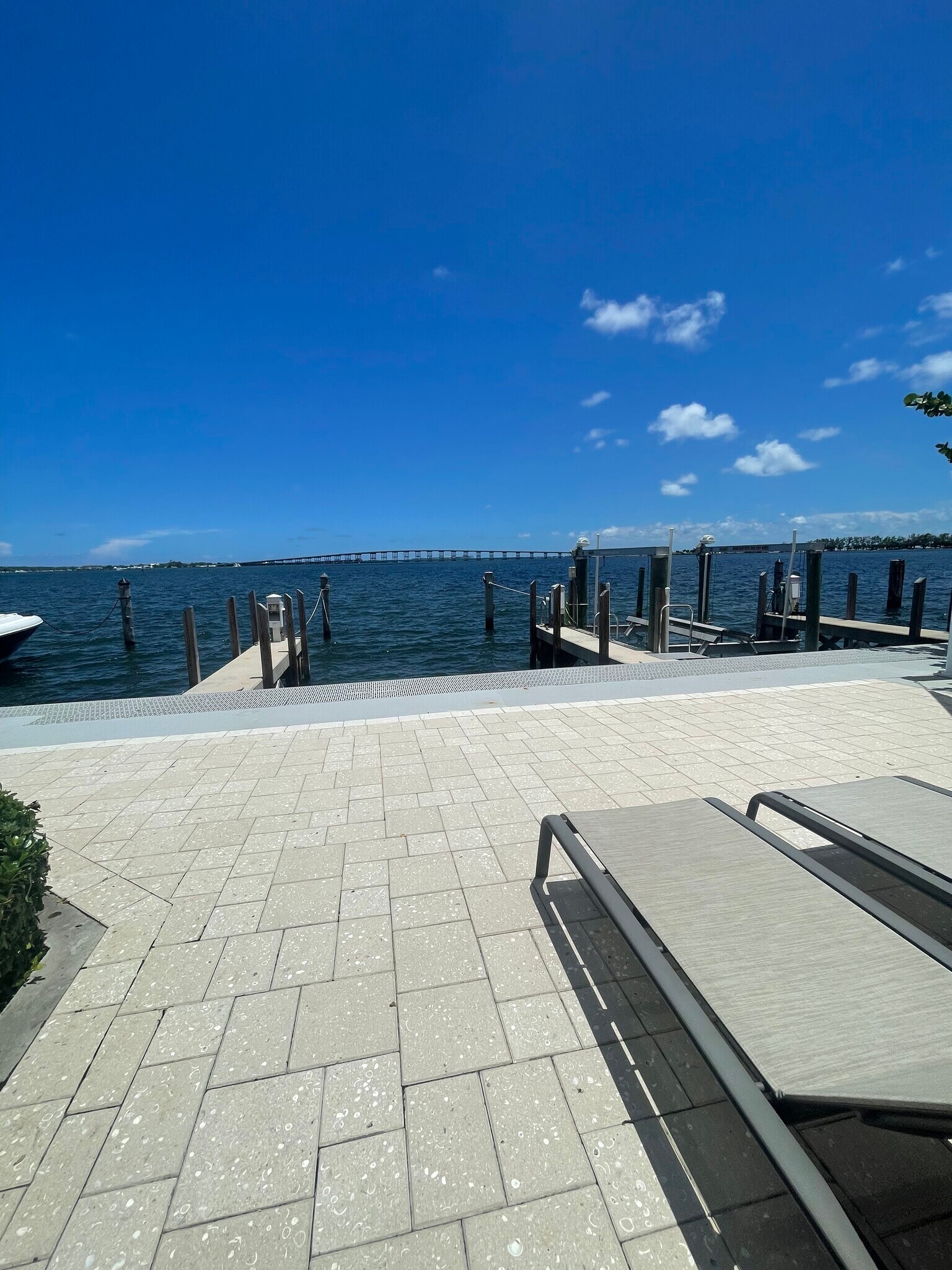 Building Photo - 126 SE 15th Rd