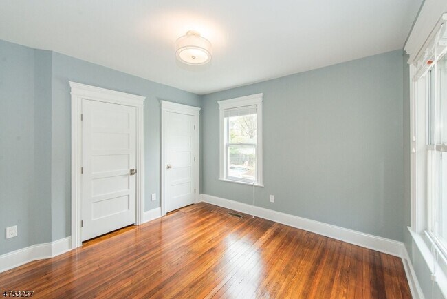 Building Photo - 34 N Willow St