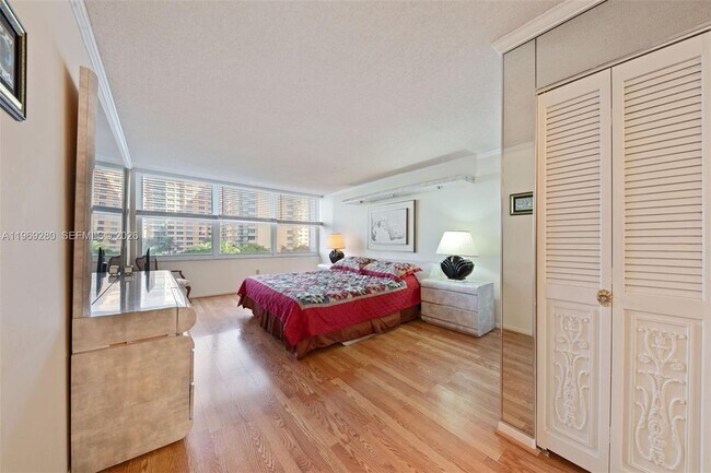 Building Photo - 2751 S Ocean Dr