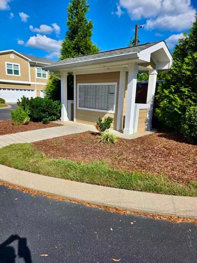 Building Photo - 4104 Regency Ct