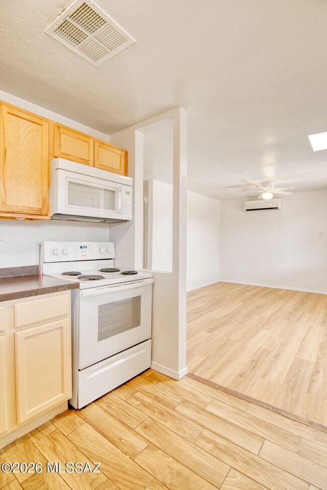 Building Photo - 5655 E 28th St