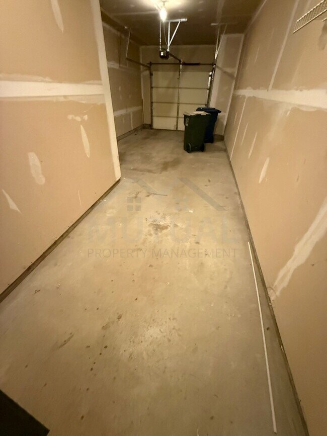Building Photo - 47576 Pembroke Dr