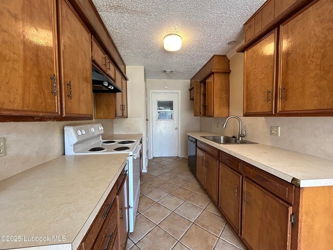Building Photo - 9802 Uvalde Ave