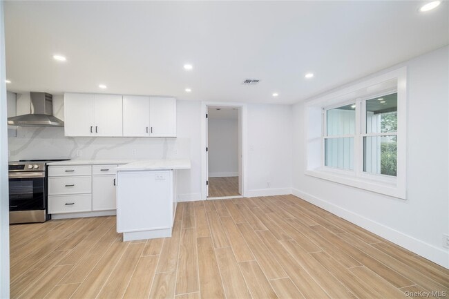 Building Photo - 62 Central Ave