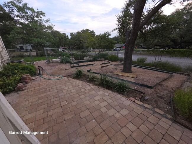 Building Photo - 3/2 Remodeled Home in Lampasas