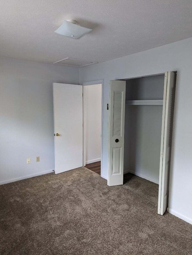 Building Photo - Apartment for Rent