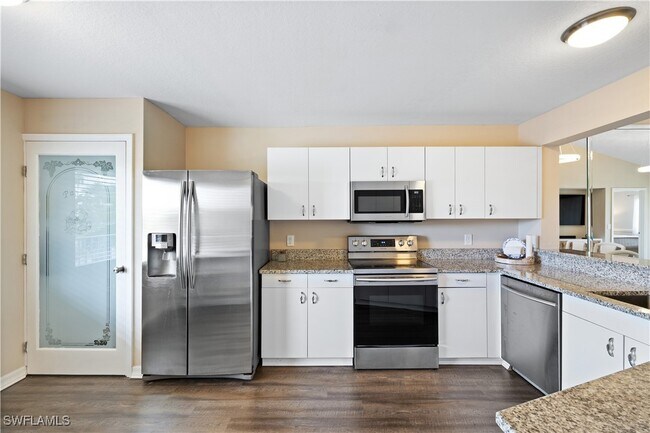 Building Photo - 121 Gabriel Cir