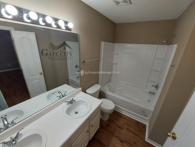 Building Photo - 3983 Elizabeth Glen Way
