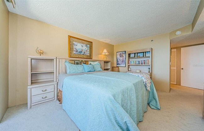 Building Photo - 6035 Sea Ranch Dr