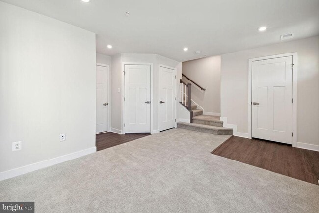 Building Photo - 9643 Tall Oaks Rd