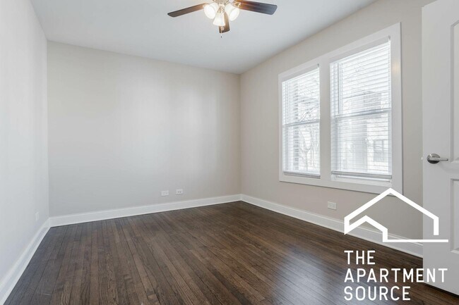Building Photo - 1434 W Farragut Ave