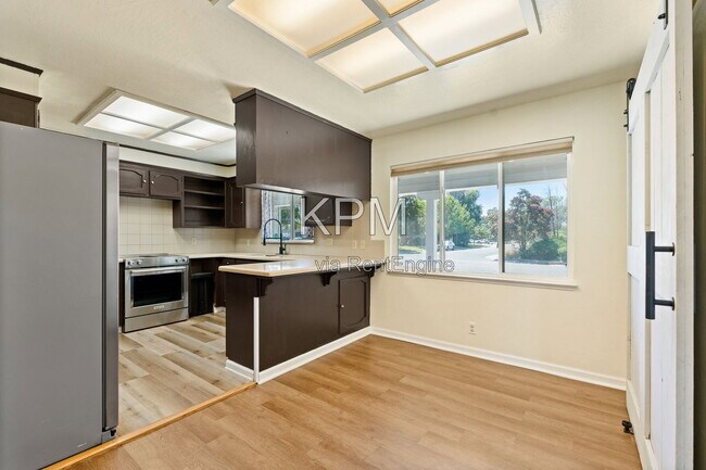 Building Photo - 2155 Portola Ave