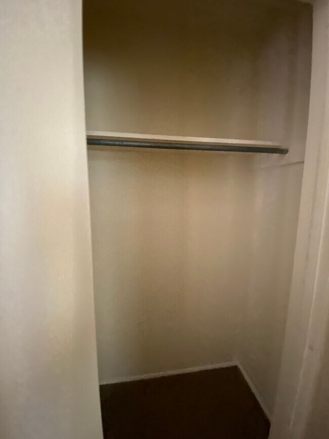 Building Photo - Beautiful 3 Bedroom Home! Available Now!