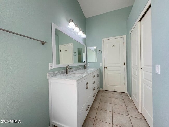 Building Photo - 3876 Camino del Vara