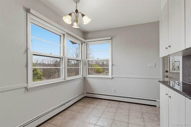 Building Photo - 27 Allapartus Cir