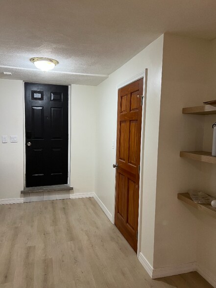 Building Photo - 182 Kittredge St