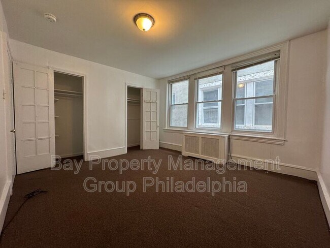 Building Photo - 4935 Walnut St