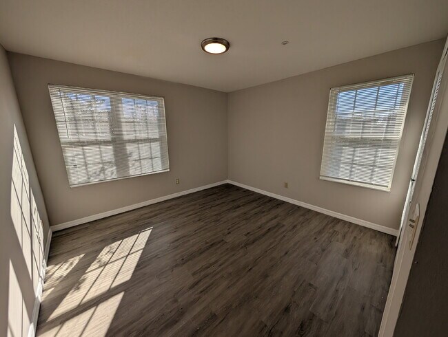 Building Photo - Spacious 3-Bed, 2-Bath Condo Oasis in Beautiful Suntree