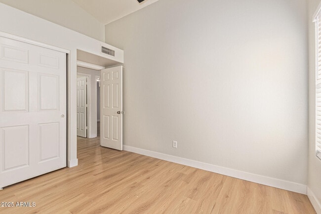 Building Photo - 5340 W Oraibi Dr