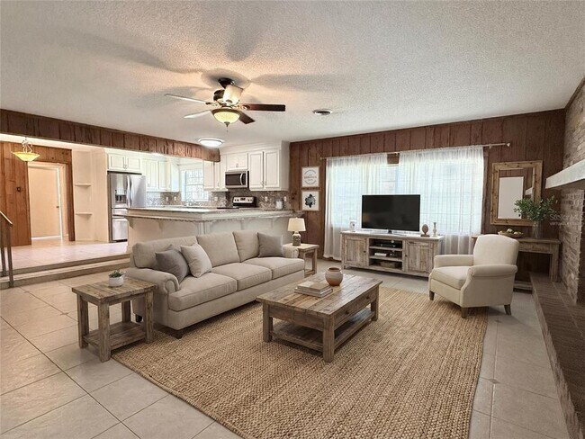 Building Photo - 4701 NE 7th Ave