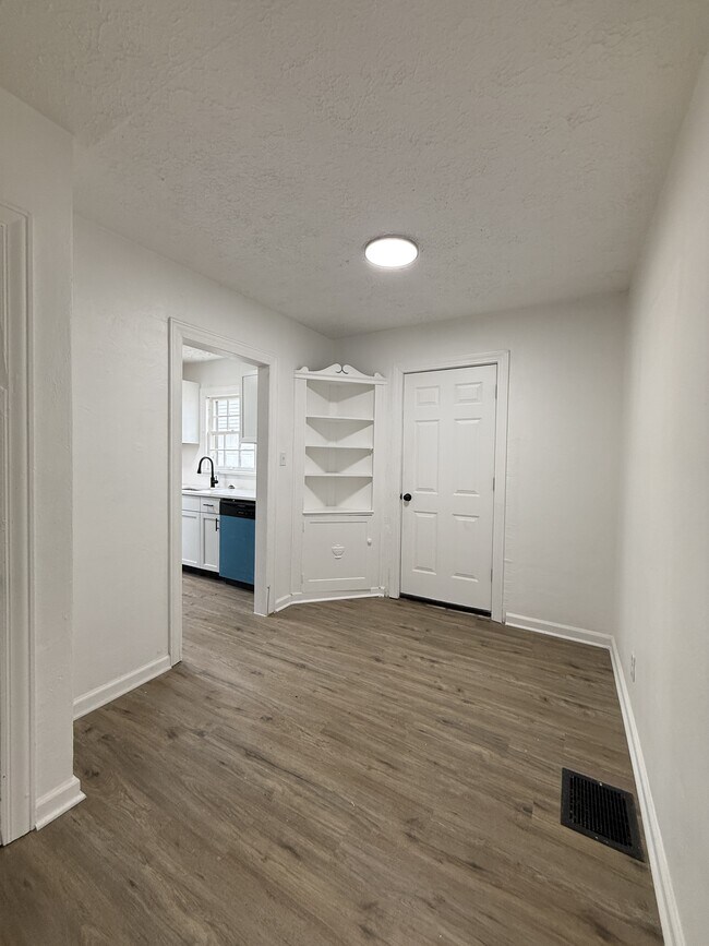 Building Photo - 3520 Cleveland Ave