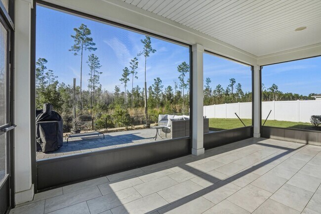 Building Photo - Beautiful Home