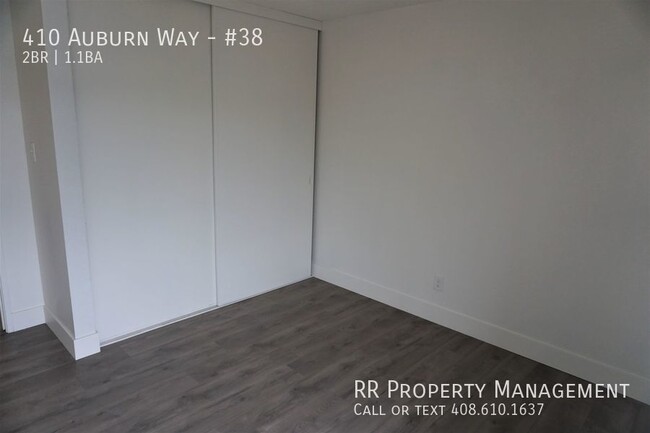 Building Photo - Updated 2-Level Condo in Desirable Complex!