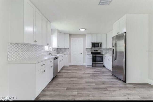 Building Photo - 16940 Carolyn Ln