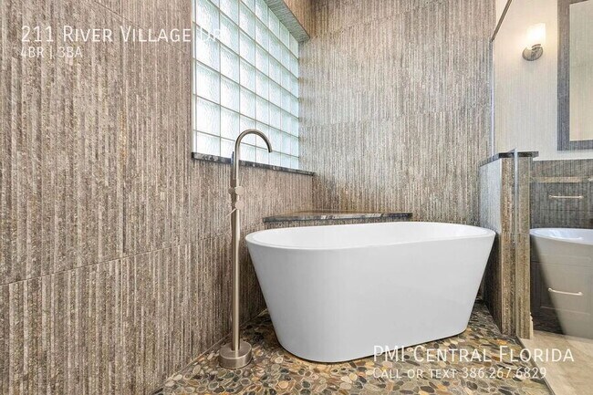 Building Photo - 211 River Village Dr