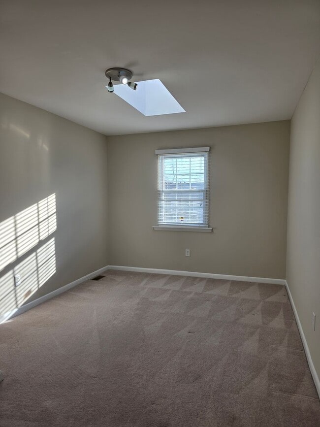 Building Photo - Green Valley Community off Kirkwood Highway