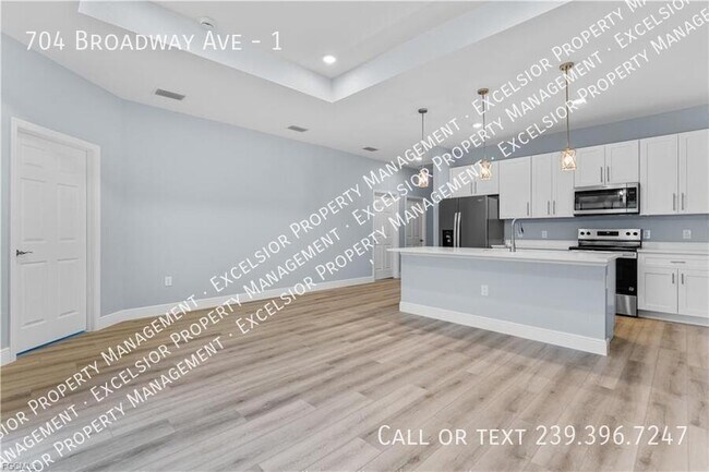 Building Photo - 704 Broadway Ave