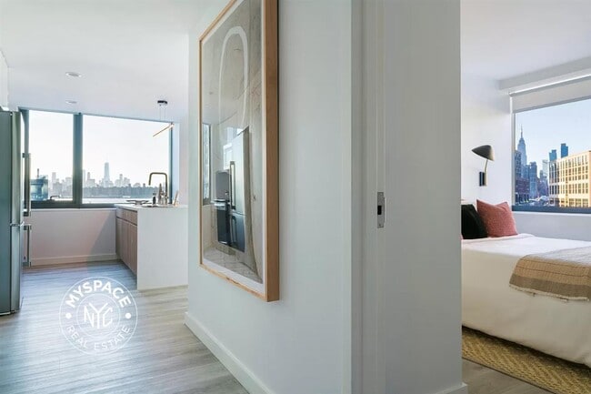 Building Photo - 77 Commercial St