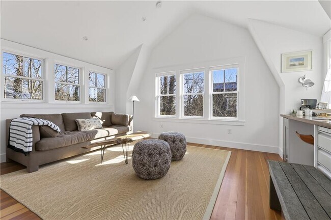Building Photo - 47 Longfellow Rd