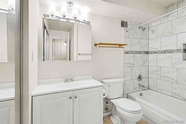 Building Photo - 3465 S Poplar St