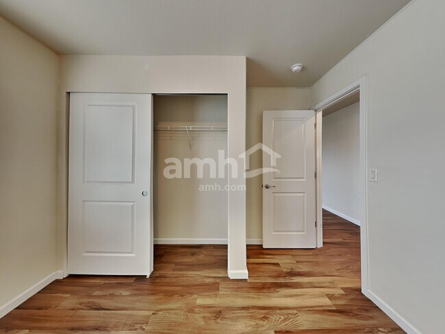 Building Photo - 9011 NE 165th Ave