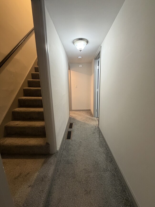 Building Photo - 34 N Lee St