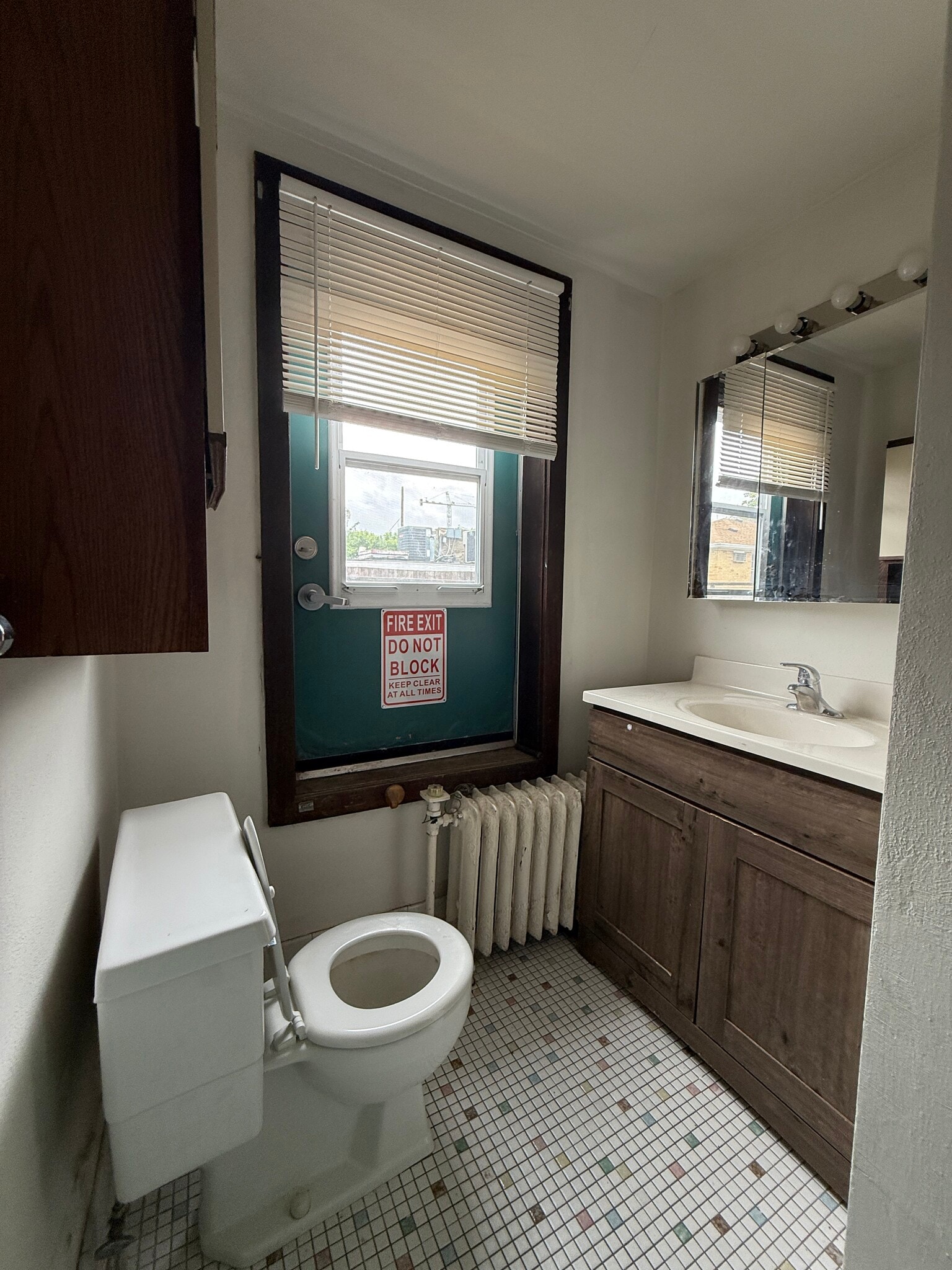 Building Photo - 612 Howard Plz