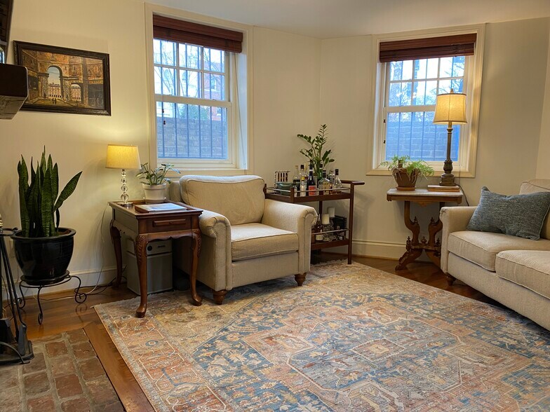 Building Photo - 337 Maryland Ave NE