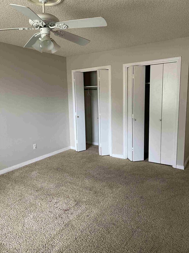 Building Photo - 12081 Longwood Dr